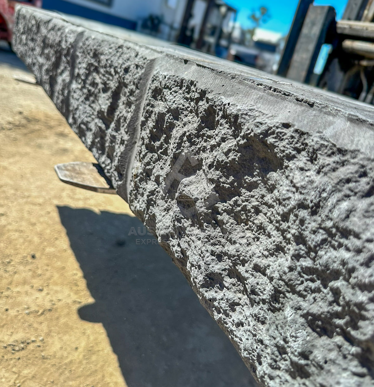 Rockface Concrete Sleepers and Steel Post,80mm