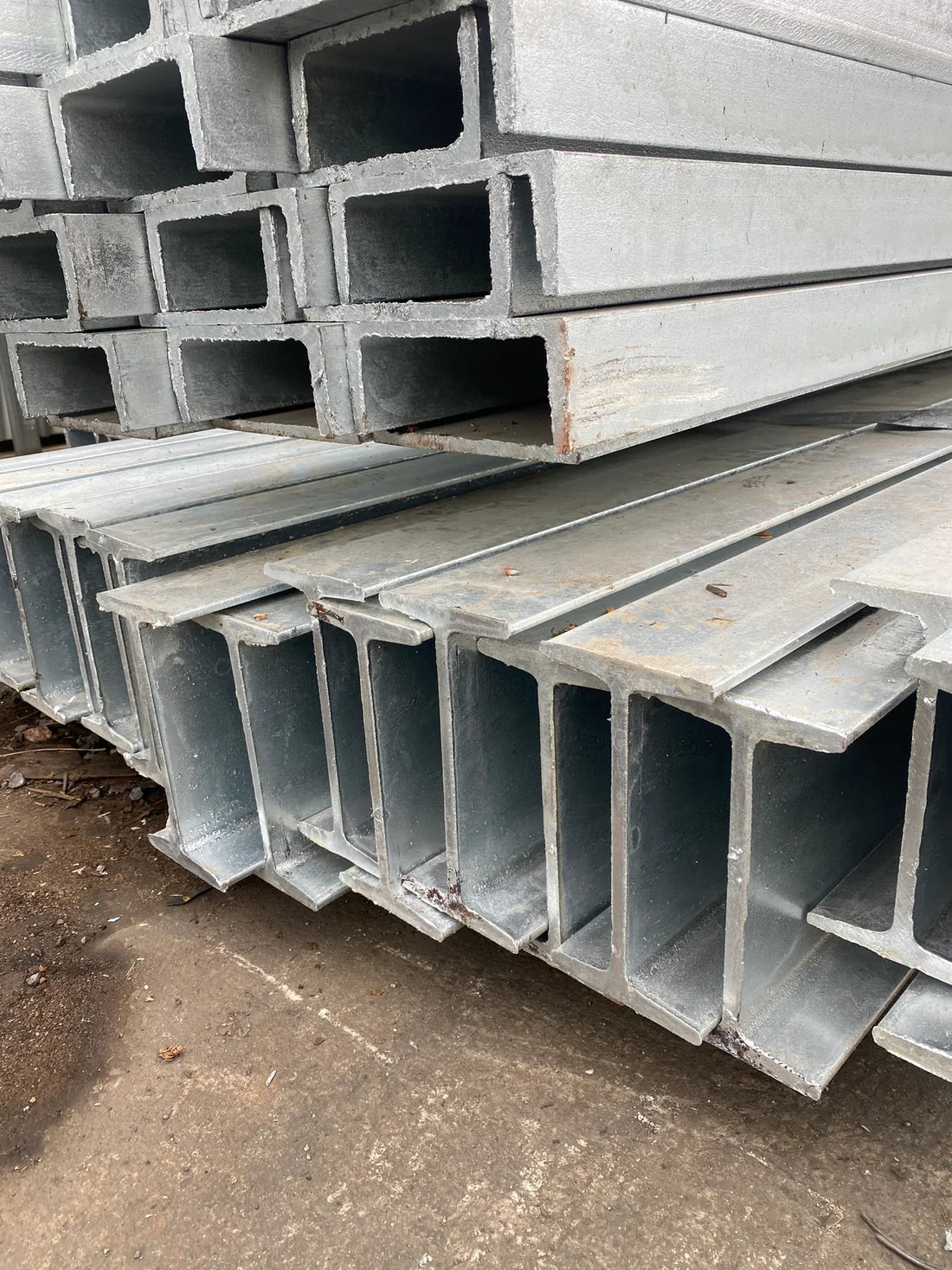universal beam is used for different retaining wall