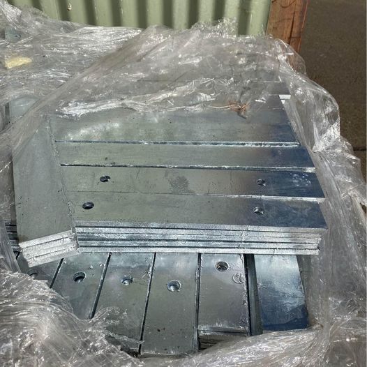 Fence Brackets for Retaining Wall Galvanised Post