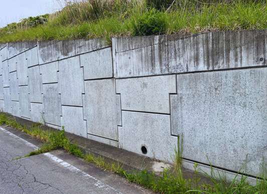 retaining wall post spacing